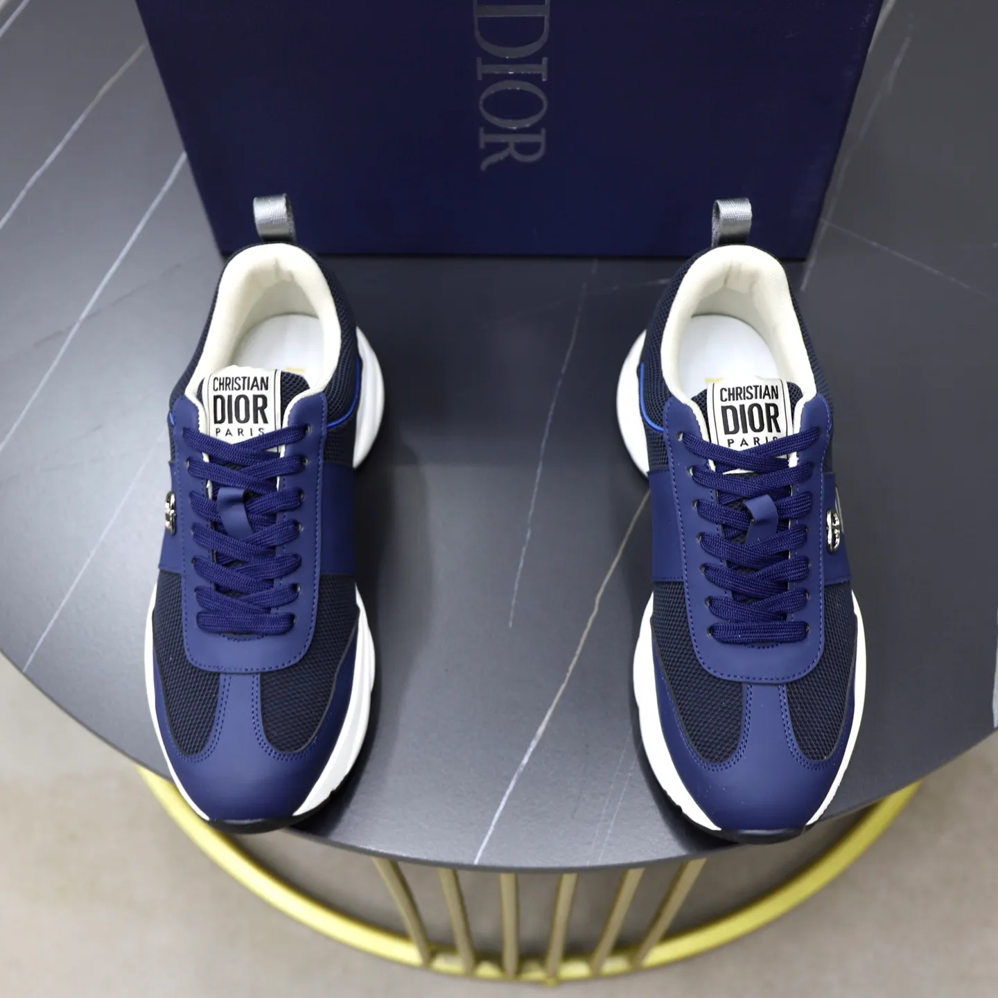 Ex-factory price: 462💰🙅‍♂️🙅‍♂️🙅‍♂️ Brand: Dior DIOR Standard code: 38-44 (45 customized) Grade: Same as the official website Material: Original leather splicing Comfortable and breathable lining Original wear-resistant outsole Style category: Men's fashionable casual shoes Running sneakers Noble luxury brand elements Top luxury Color: actual picture color